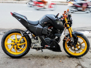 Yamaha FZ trong bản độ cực kì hầm hố và độc đáo