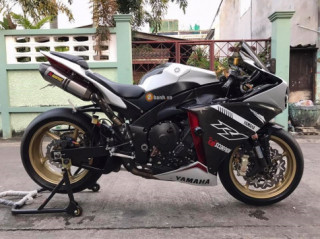 Yamaha R1 đầy hung hãn với bản độ từ người Thái
