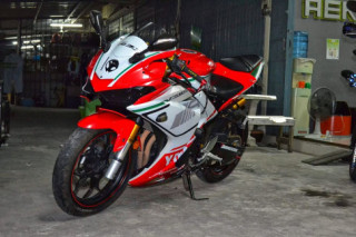 Yamaha R3 bản độ khác biệt mang tên R3M AMG V4