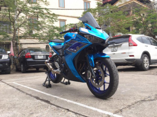 Yamaha R3 với bộ cánh xanh chrome đầy ấn tượng tại Việt Nam