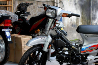Dream độ phong cách Ex5 đầy cứng cáp với dàn chân hợp kim cơ bắp