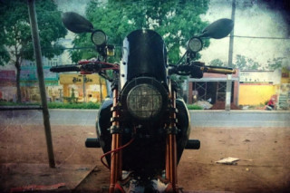 FZ150i độ pha lẫn sự cổ điển 