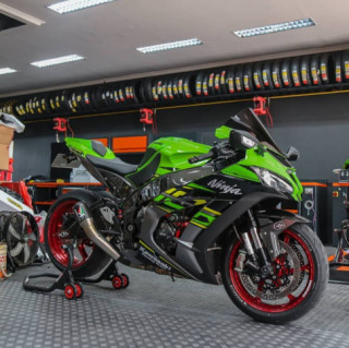 Kawasaki ZX-10R độ full Option CNC màu đỏ cực chất