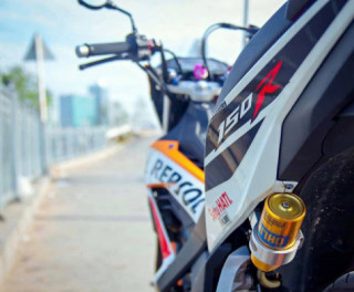 Sonic 150 độ thừa hưởng dàn chân Daytona lung linh trong từng góc ảnh