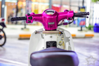 Super Cub độ: chú báo hồng ác chiến với dàn chân ma mị trên đất Thái