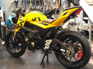 Suzuki GSX S150 độ hệ thống treo cướp từ đối thủ Yamaha