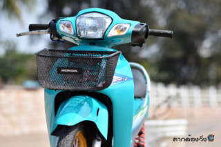 Wave 125 độ phấn khích ở dàn chân đi kèm bộ giáp xanh Nitron huyền thoại