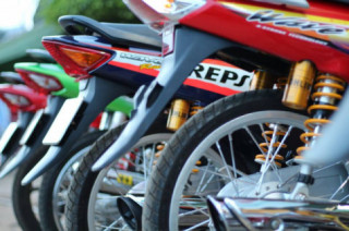 Wave 125 độ tạo điểm nhấn bằng phuộc Ohlins sang trọng