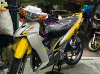 Yaz 125 độ nét đẹp mê hồn với loạt đồ chơi giá trị