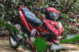 Exciter 150 độ rực lửa với bộ áo Movistar đi kèm loạt đồ chơi giá trị