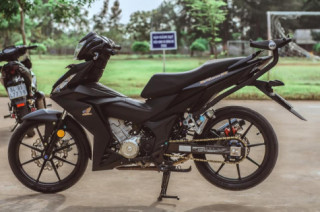 Winner 150 độ mạnh mẽ với gam màu đen nhám cùng dàn chân huyền bí