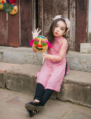 Bé gái Hà Nội được hứa hẹn “sinh ra để làm hoa hậu”