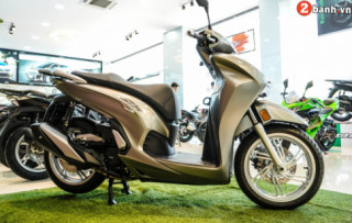 Cận cảnh Honda SH350i đầu tiên tại Việt Nam, ngầu hơn phiên bản cũ!