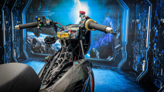Chàng Sonic độ mê hoặc người nhìn bởi cả đống Carbon và Titan