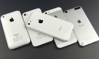 iPhone 5C đọ dáng cùng anh em khác