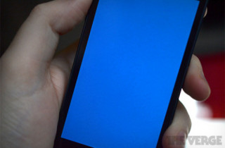 iPhone 5S dính lỗi màn hình xanh như máy tính Windows