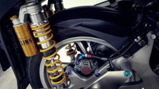 Ngắm SH150 độ đẹp vi diệu với dàn đồ chơi hàng hiệu