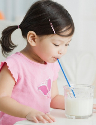 Những thực phẩm giàu canxi hơn sữa giúp bé cao vút như siêu mẫu