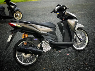 Phiên bản Vario 150 thế hệ cũ lung linh trong dàn chân hơn chục triệu