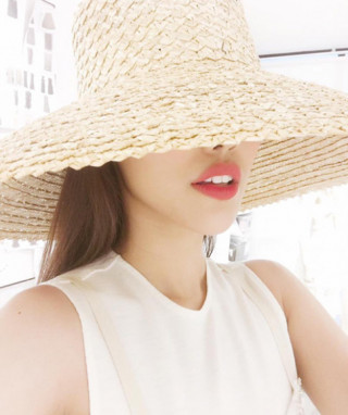 Sao Việt tiết lộ chiếc mũ mọi cô gái đều nên có trong mùa hè này