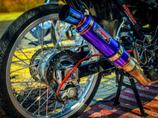 Satria 150 độ sương sương đón Tết với nét đẹp ma mị đầy bất ngờ