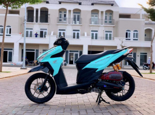 Vario 150 chàng trai nhỏ bé hấp dẫn với thân hình xanh Nitron