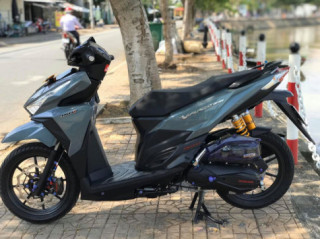 Vario 150 độ bứt phá đầy sang trọng với gam màu xanh xi măng