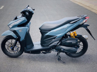 Vario 150 phá cách cùng tông màu xanh xi măng cứng cáp