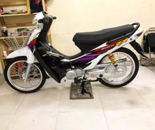 Wave Zx độ ấn tượng từ dàn đồ chơi và biển số khủng