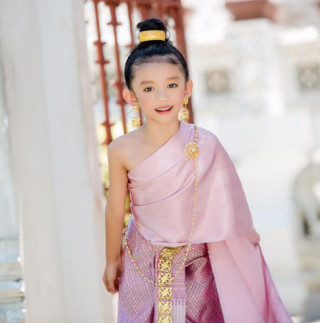 Ai mà ngờ được Ngọc Diễm đã có con gái xinh như hoa hậu tương lai