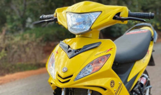 Exciter 2010 độ chói lóa sắc vàng đi kèm dàn chân đẹp ướt át
