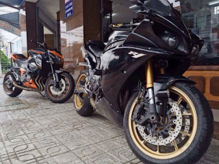Quái vật xa lộ Yamaha R1 Black vẻ đẹp khó cưỡng