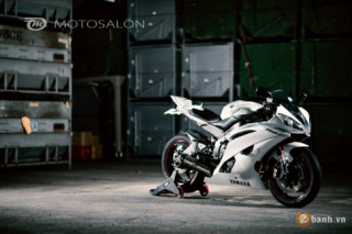 Yamaha R6 con ‘ mãnh thú ’ đầy quyến rũ trong bộ cánh trắng tinh khôi