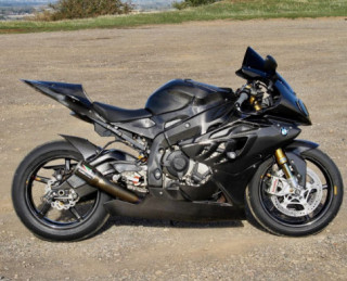 BMW S1000RR độ chất chơi theo phong cách Full Carbon