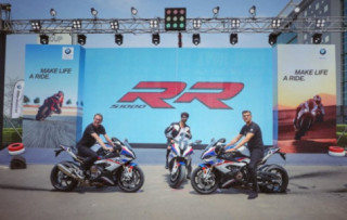 Cận cảnh BMW S1000RR 2019 cập bến với 3 phiên bản có giá từ 623 triệu VND
