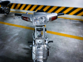 ‘Hồi xuân’ Honda Dream với những món đồ hiệu đắt tiền bởi vì biển số khủng