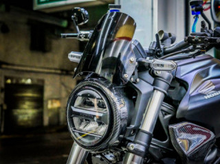 Honda CB300R độ mạnh mẽ đầy lôi cuốn của Biker Đài Loan