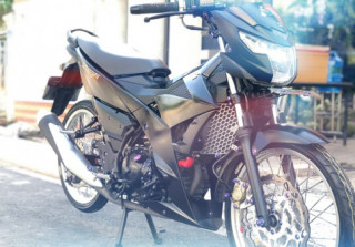 Satria 150 độ chiến mã bóng đêm nổi bật với dàn phanh Brembo