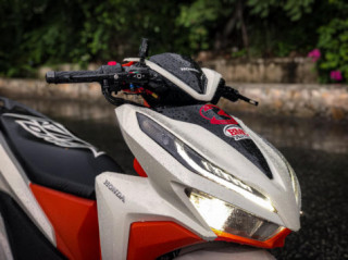 Vario độ và bộ ảnh phơi mưa xót đứt ruột