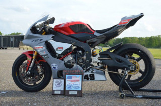 Yamaha R1 ‘Cá trê’ cộm cán với cấu hình khủng