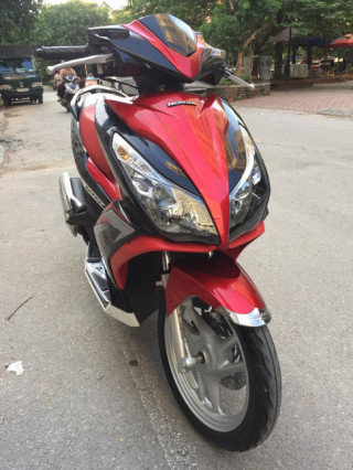Air blade 125 khóa bấm 2015, 29 555.22 đời mới 8000km 34,5tr vnđ chủ của gia đình đầy đủ pk từ mới