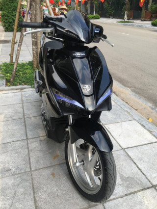 Air blade 125 pb 2016 khoá bấm mới 99% bks 29D 914.89 đen đi 3000km 38,5tr c,chủ từ mới cho a/c