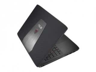Asus tung laptop dòng ROG cho game thủ, giá 825 USD
