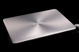 Asus ZenBook UX306UA siêu mỏng, cổng USB Type-C
