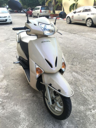 bán honda Lead fi 2011,be chân chống điên 29k 027.96 zin mới 23tr,chính chủ nữ