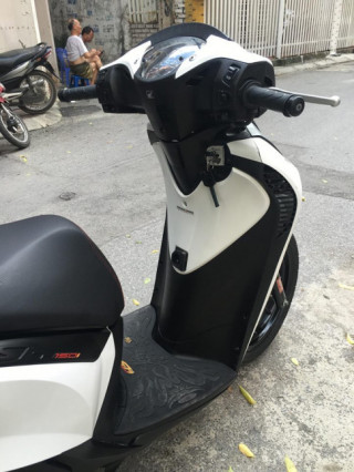 bán honda SH 125i vn 72,5tr thay toàn bộ vỏ vành nhập 29F mầu trắng chính chủ đứng bán