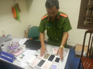 Cảnh sát phát hiện lô iPhone 7 không rõ xuất xứ