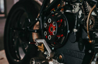 Ducati 749 độ phong cách Cafe Racer tàn bạo với thời gian 3 năm