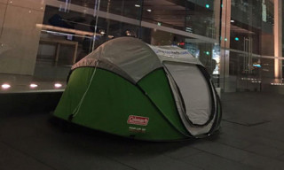Fan cuồng iPhone 6s dựng lều trước cửa hàng Apple