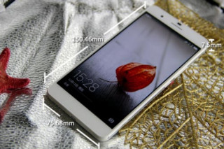 Huawei tung smartphone dùng camera kép 8 chấm